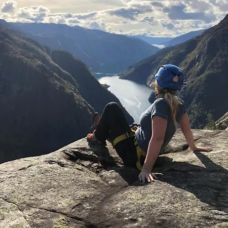 فندق مبيت وإفطار Akrafjorden Nature As Fjæra